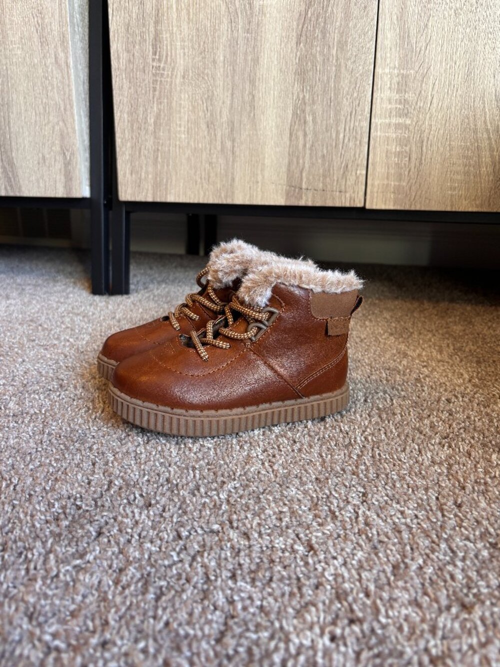 OshKosh B'gosh Haskell Toddler Boots Size 9 Brown Faux Fur Lace Up – Like New